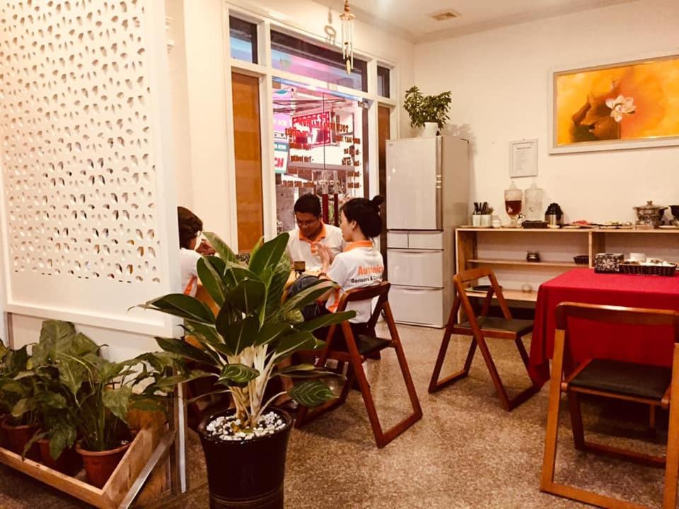 Hosté ubytování Royal Hotel Ha noi