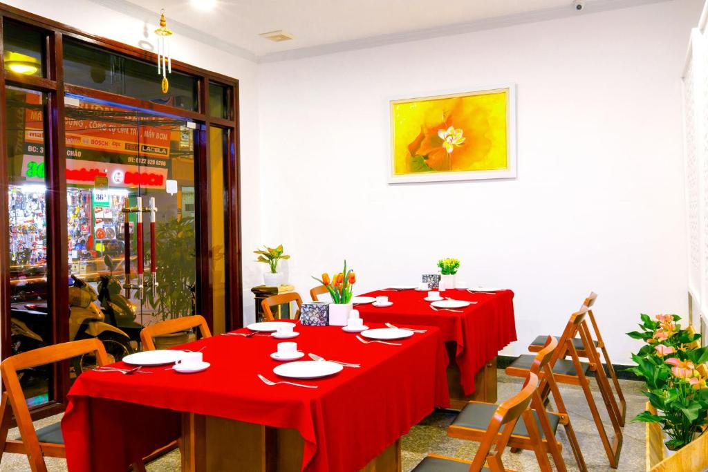 Restaurace v ubytování Royal Hotel Ha noi