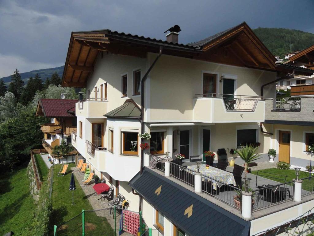 The building in which Az apartmant is located