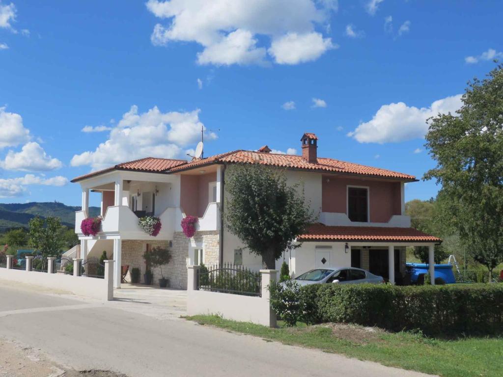 Potpićan – Photos 1