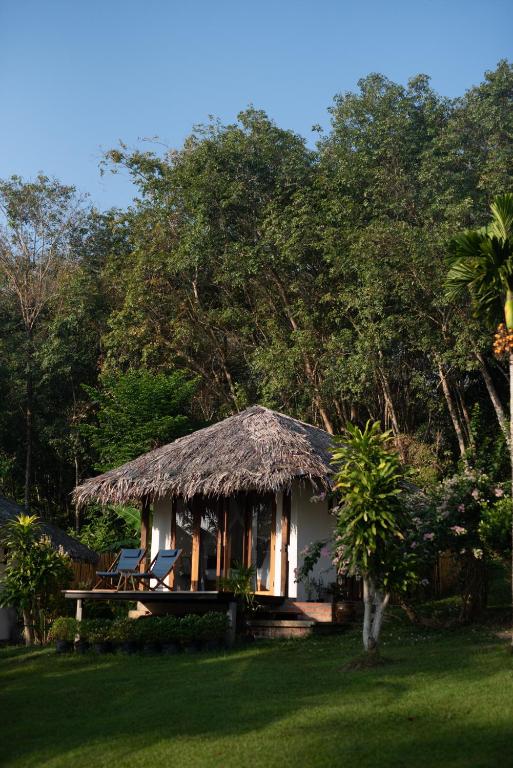 Inhale @ Hill - Bungalow With Sea View