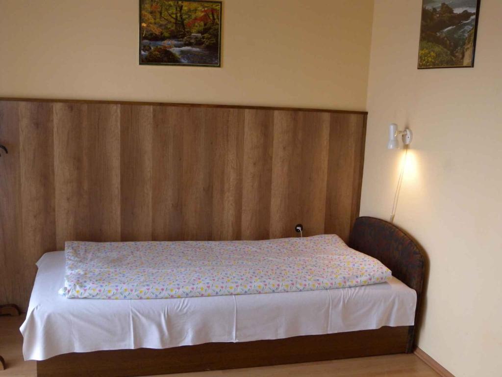 Posteľ alebo postele v izbe v ubytovaní Holiday home in Balatonmariafürdo 33086