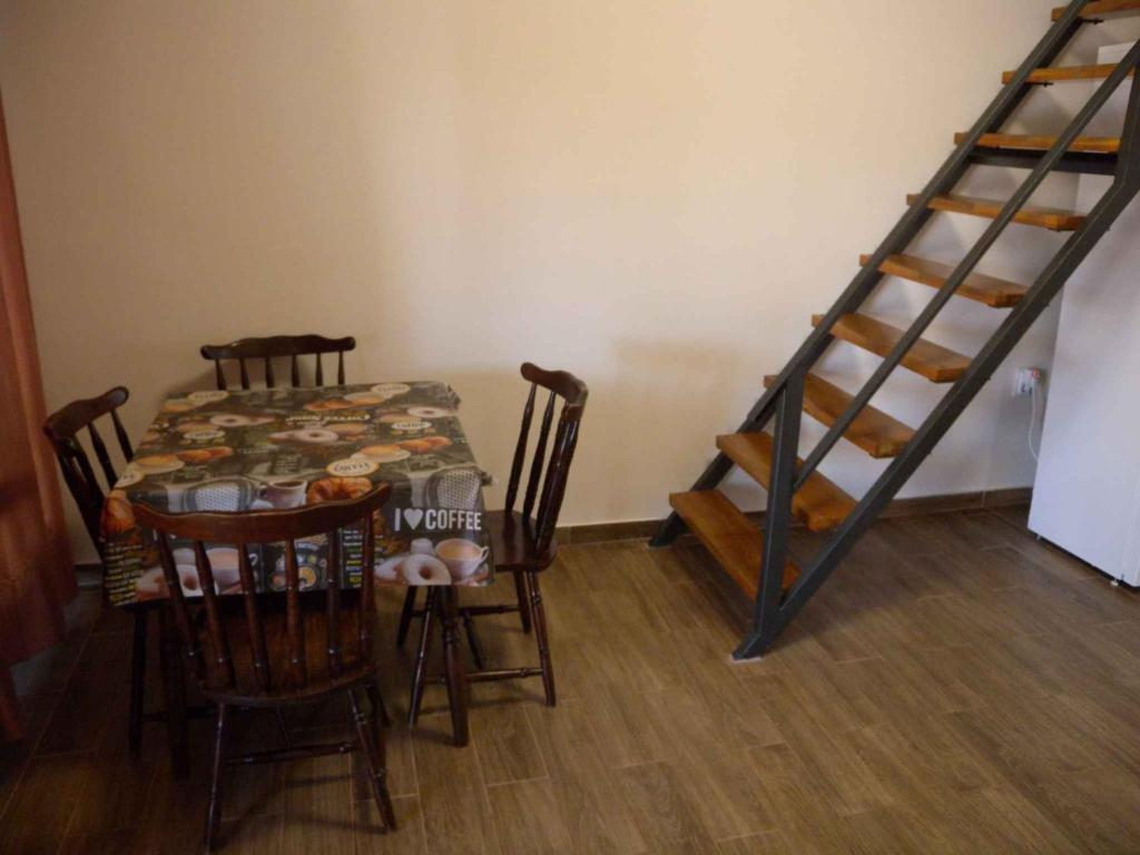 Fotografia z galérie ubytovania Apartment Balatonfenyves - Balaton 18390 v destinácii Balatonfenyves