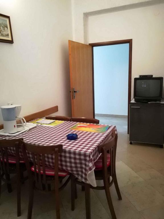 Kuchyňa alebo kuchynka v ubytovaní Apartment Sv. Juraj 4