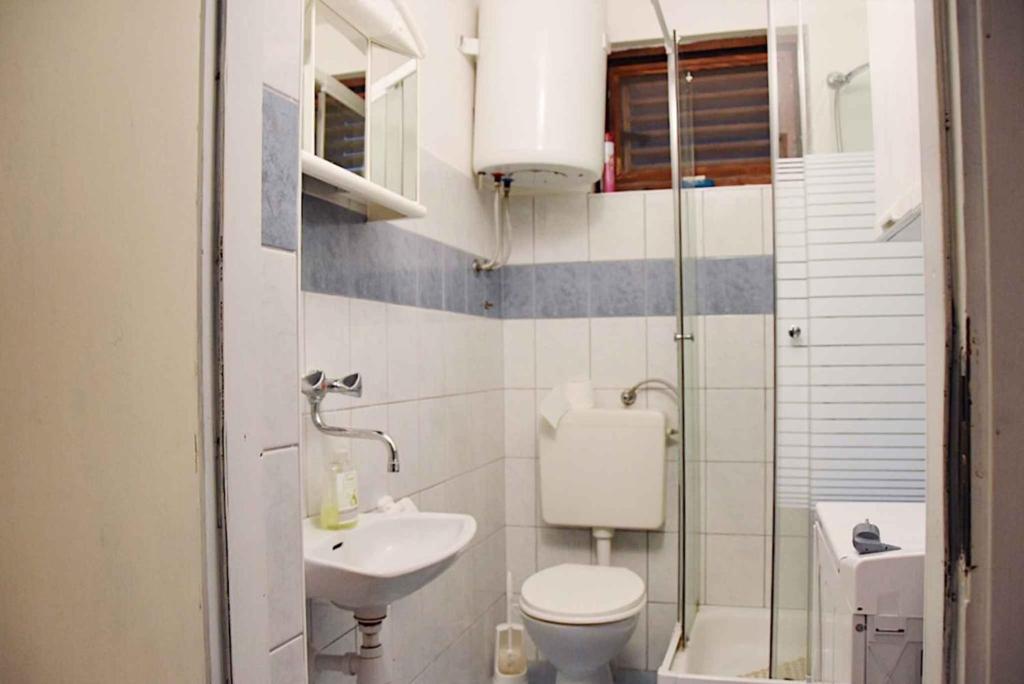 Koupelna v ubytování Holiday home in Vir/Insel Vir 7481