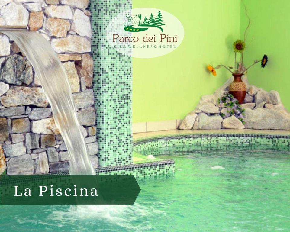 Bazén v ubytování Parco dei Pini - Sila Wellness Hotel nebo v jeho okolí