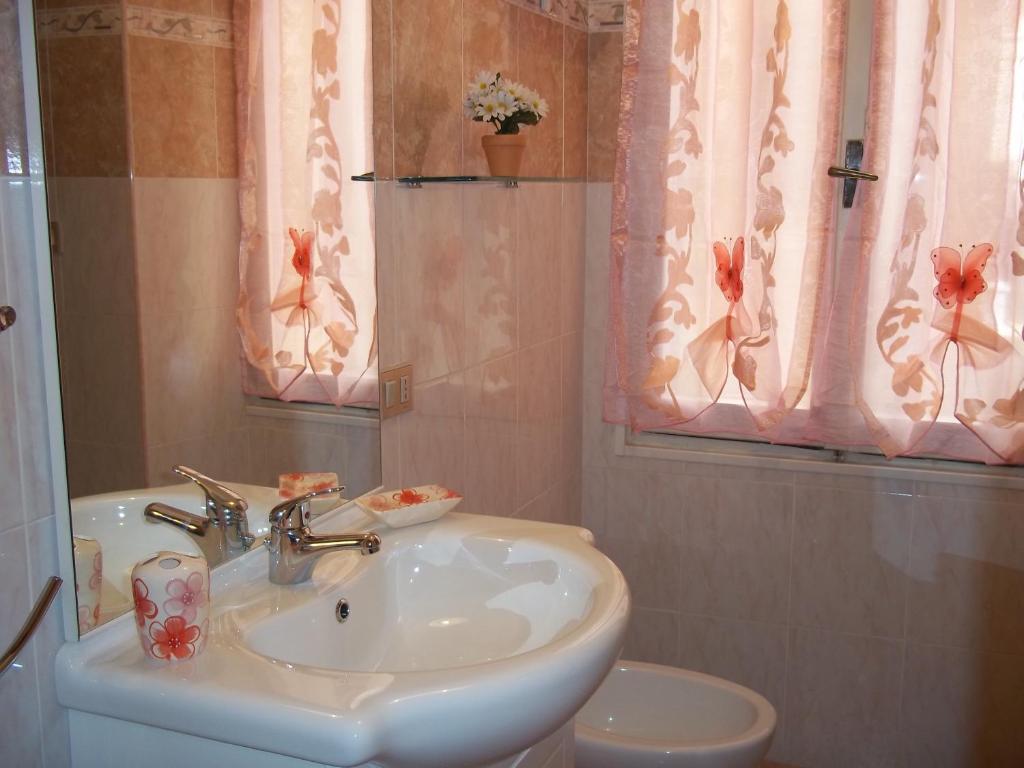 Łazienka w obiekcie B&B Vecchia Alghero