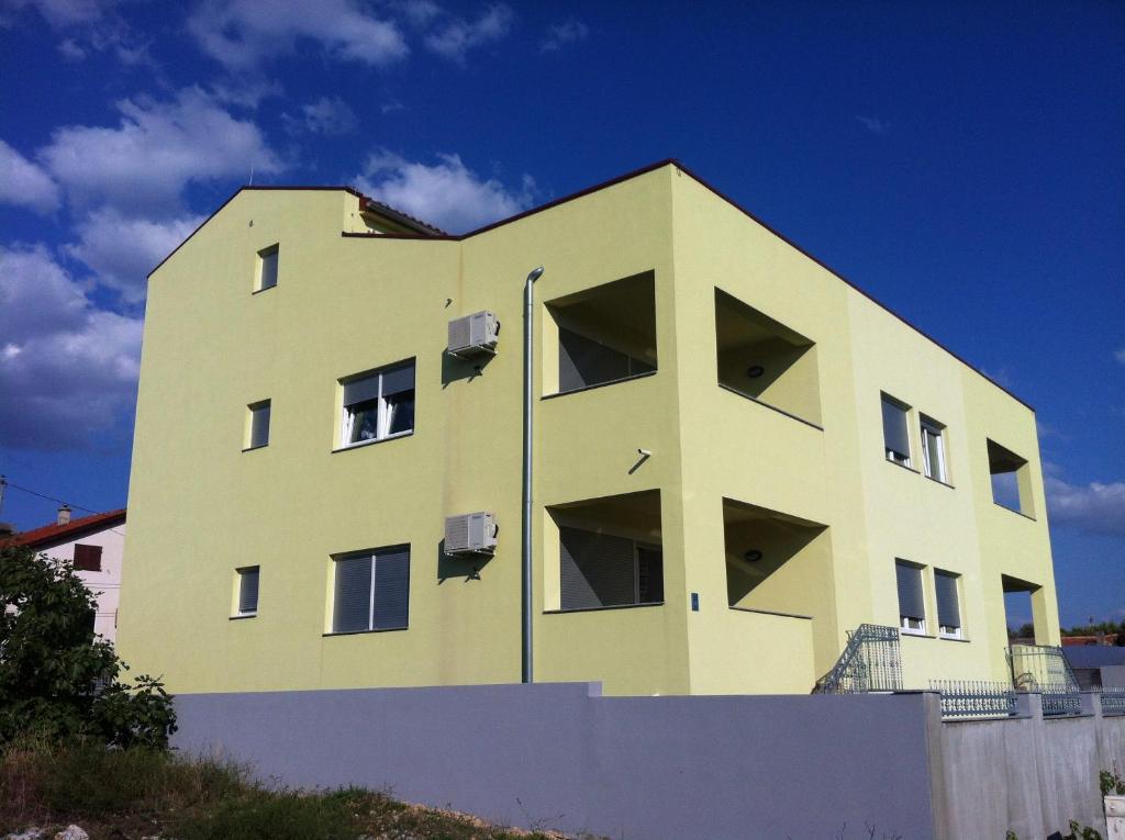 Budova, v ktorej sa apartmán nachádza