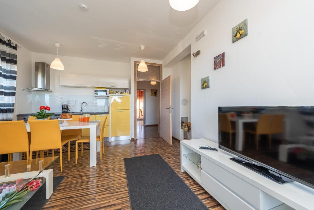 Kuchyňa alebo kuchynka v ubytovaní Antonio Apartments