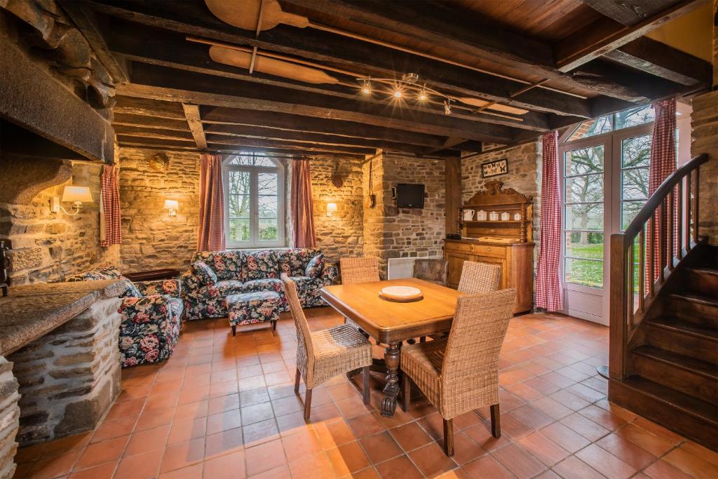 Holiday Home Château de Boucéel Mont Saint Michel - Casa De Vacaciones La Boulangerie