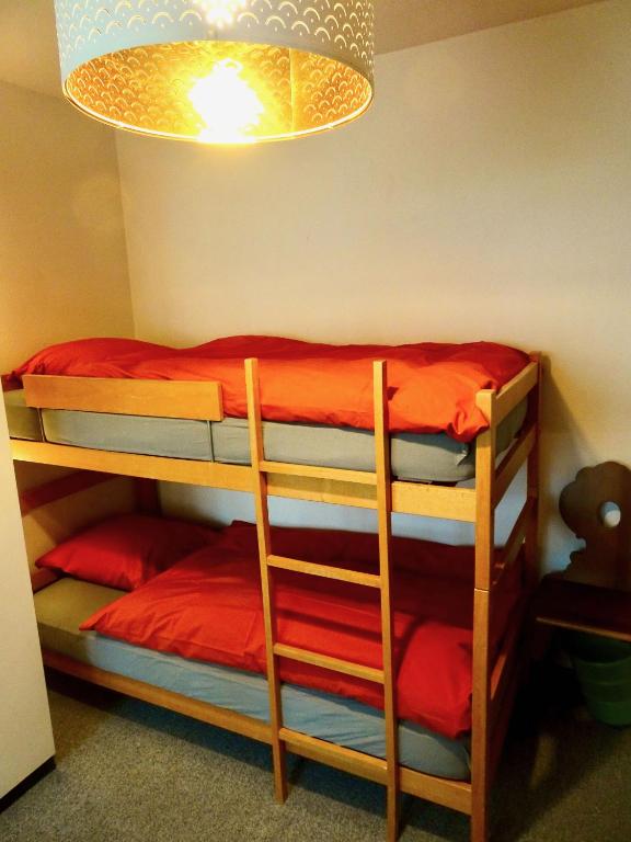 Palanda nebo palandy na pokoji v ubytování Arcula