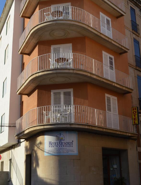 Budova, kde se hotel nachází