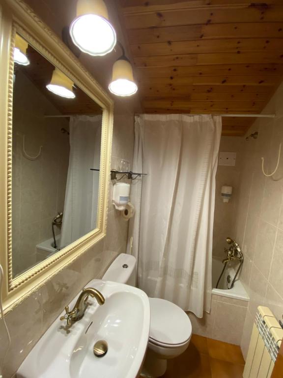 Ένα μπάνιο στο Casa Rural Macia - Apartamentos