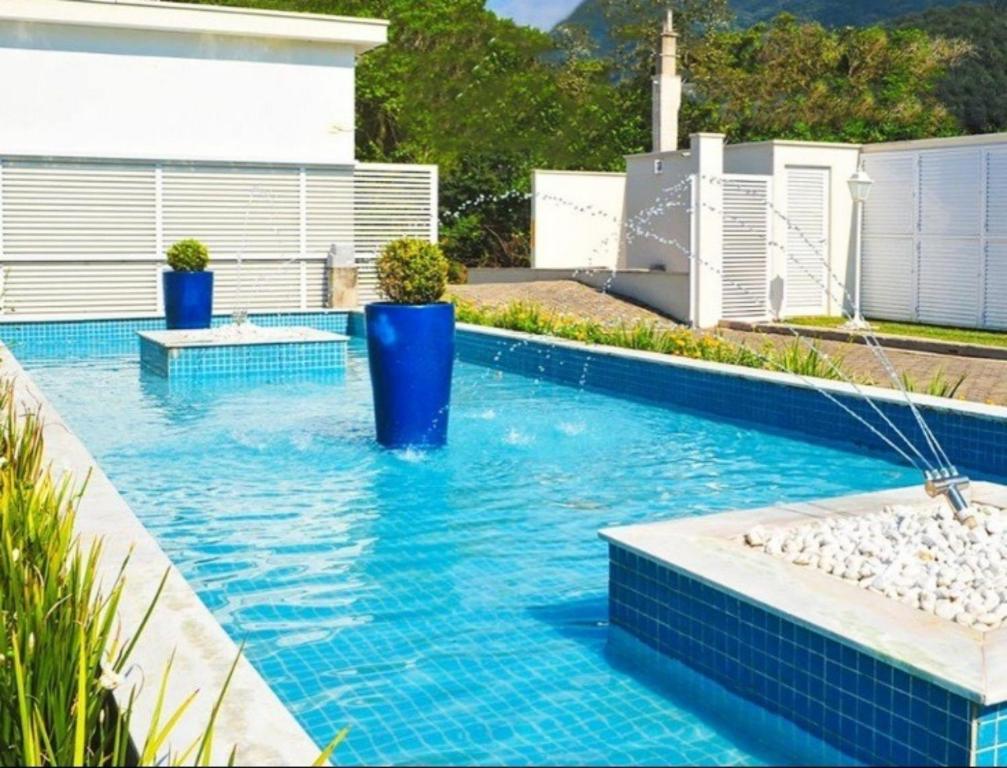  Casa em condomínio familiar com lazer completo