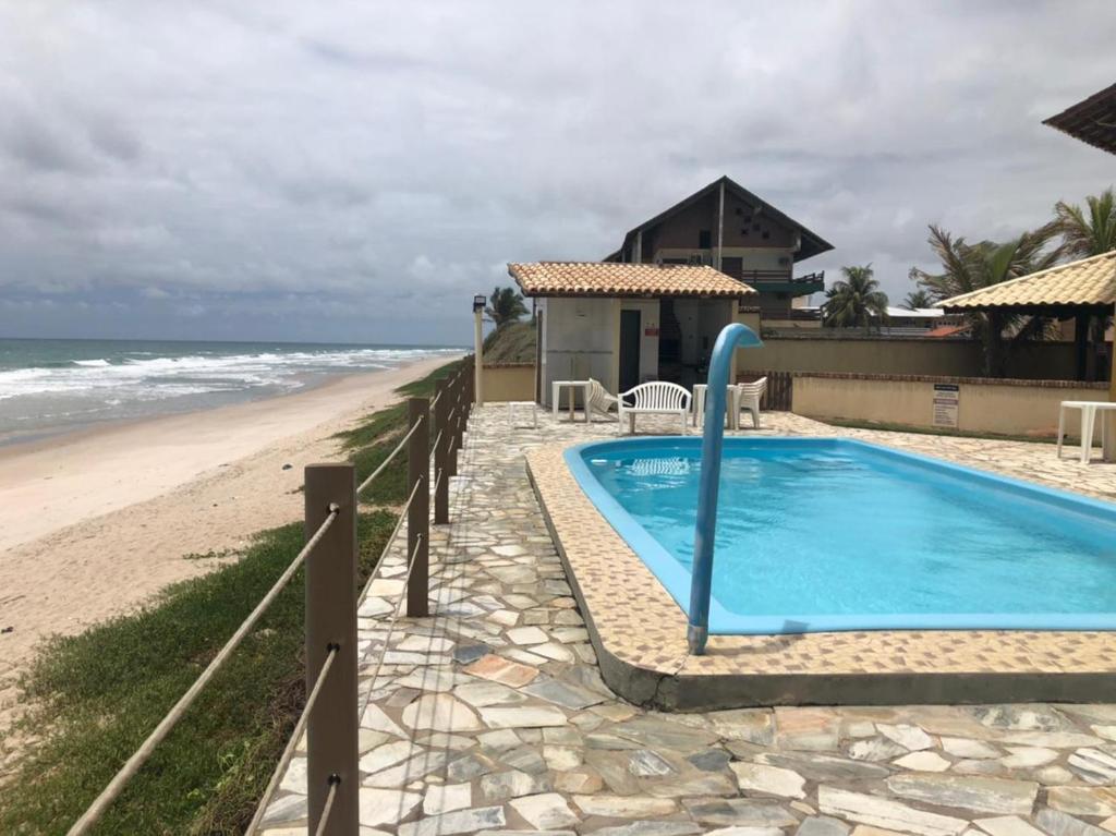  Casa Completa em condomínio à beira mar