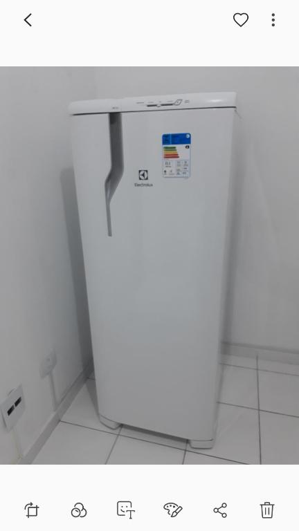  Apartamento com sacada frente ao mar