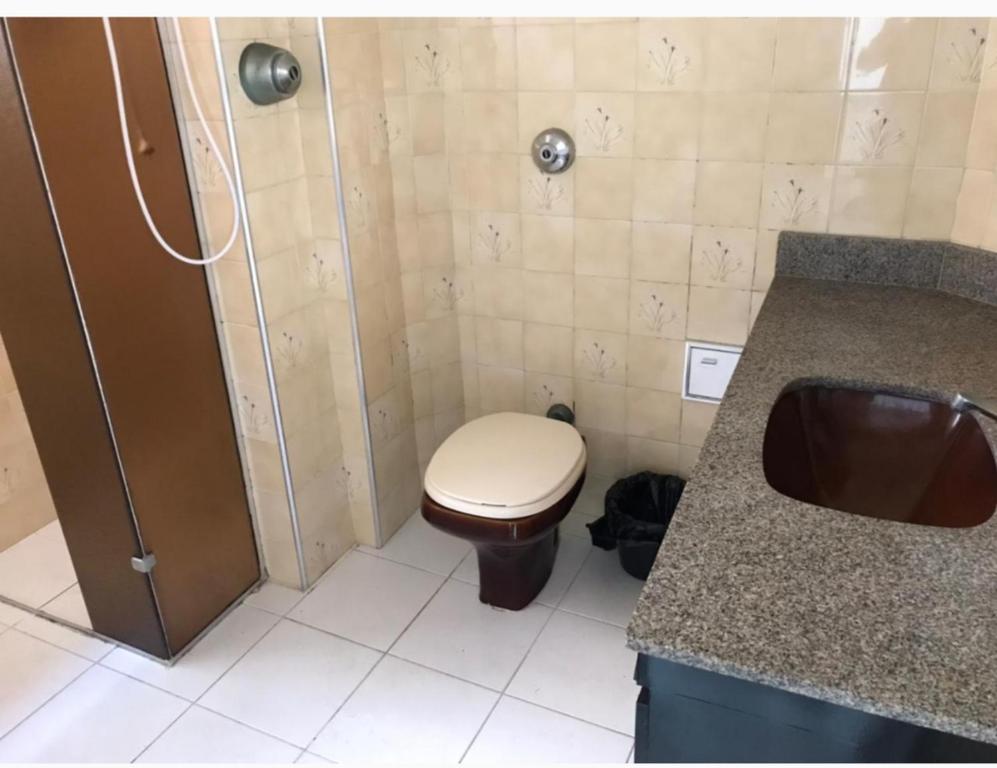  Apartamento com sacada frente ao mar