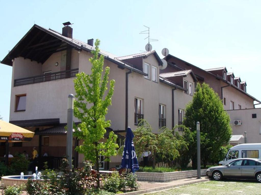 Budova, kde se hotel nachází