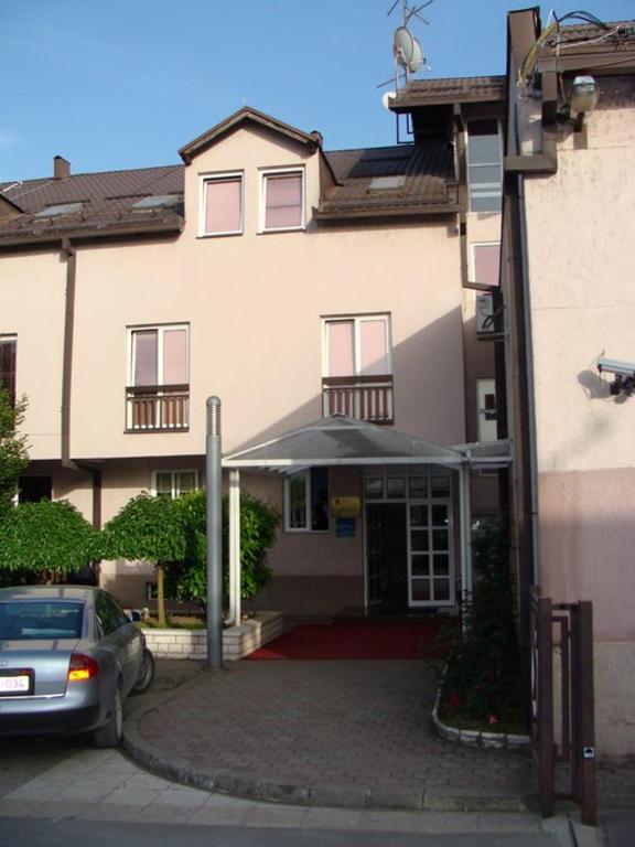 Budova, kde se hotel nachází