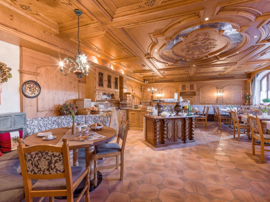 Restaurace v ubytování Hotel Gasthof Felsenkeller