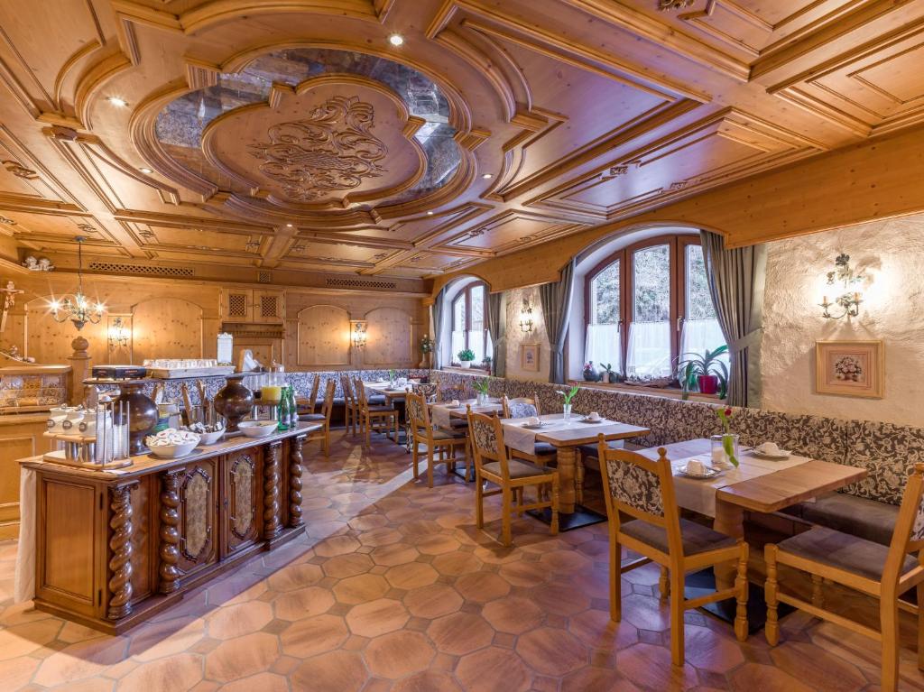 Posezení v ubytování Hotel Gasthof Felsenkeller