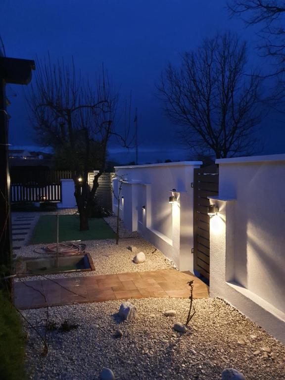 Zdjęcie z galerii obiektu HOLIDAY HOME "MARIJANA" w mieście Ližnjan