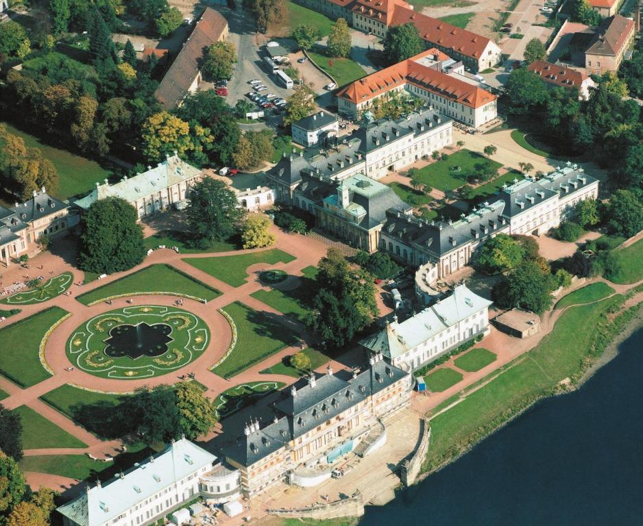 Schloss Hotel Dresden Pillnitz - 16