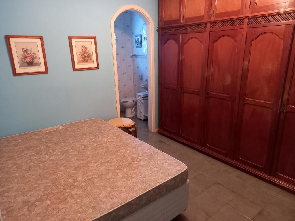  CASA COM PISCINA