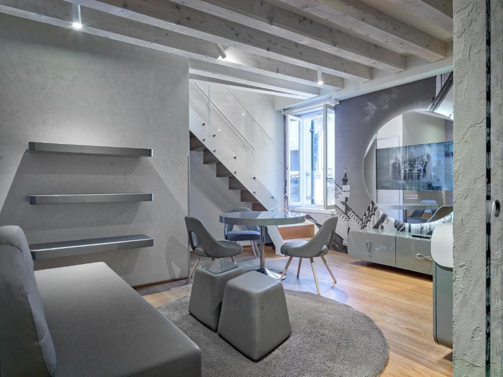 Lords of Verona Luxury Apartments - 