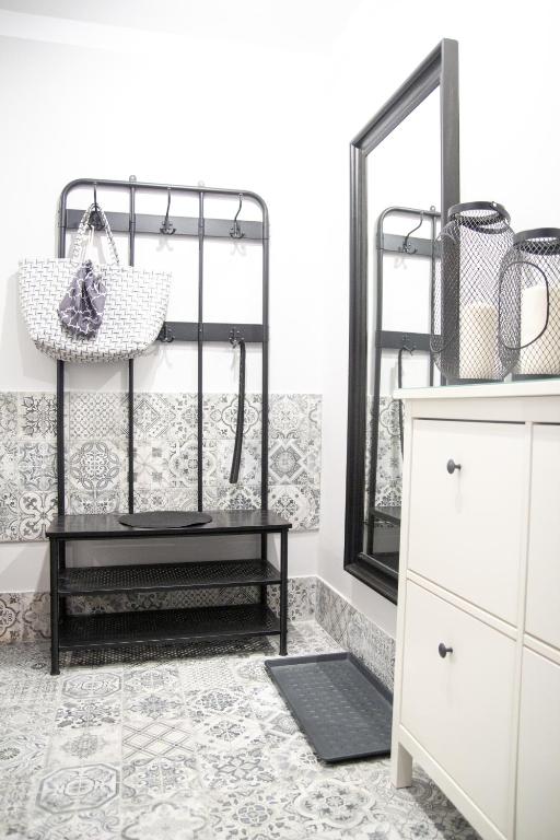 Postel nebo postele na pokoji v ubytování AL-DOM apartamenty Apartament Stary Park