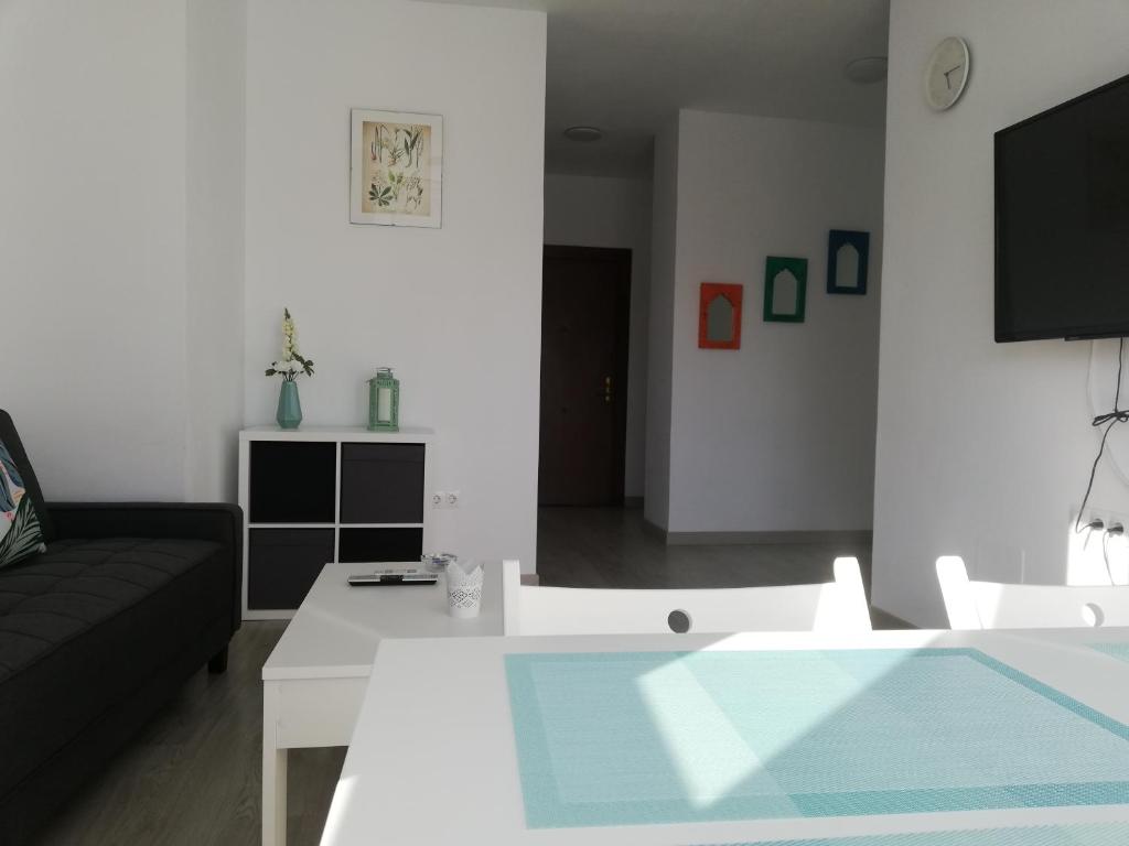 Zdjęcie z galerii obiektu Apartamento Con Encanto 'Larios Street II' w Maladze