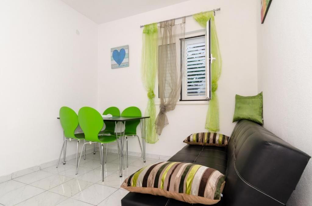 Posedenie v ubytovaní Apartments Ammos