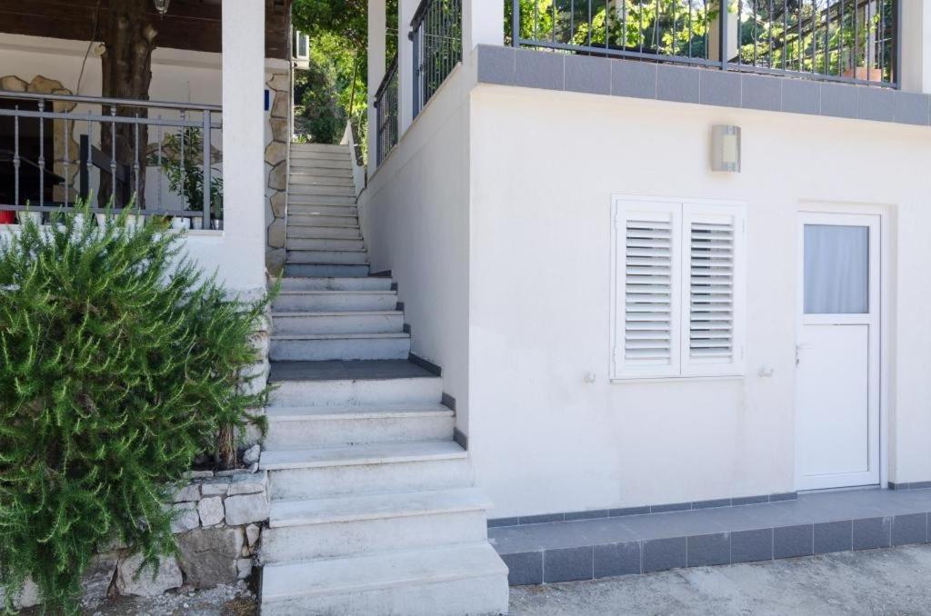 Fotografie z fotogalerie ubytování Apartments Ammos v destinaci Saplunara