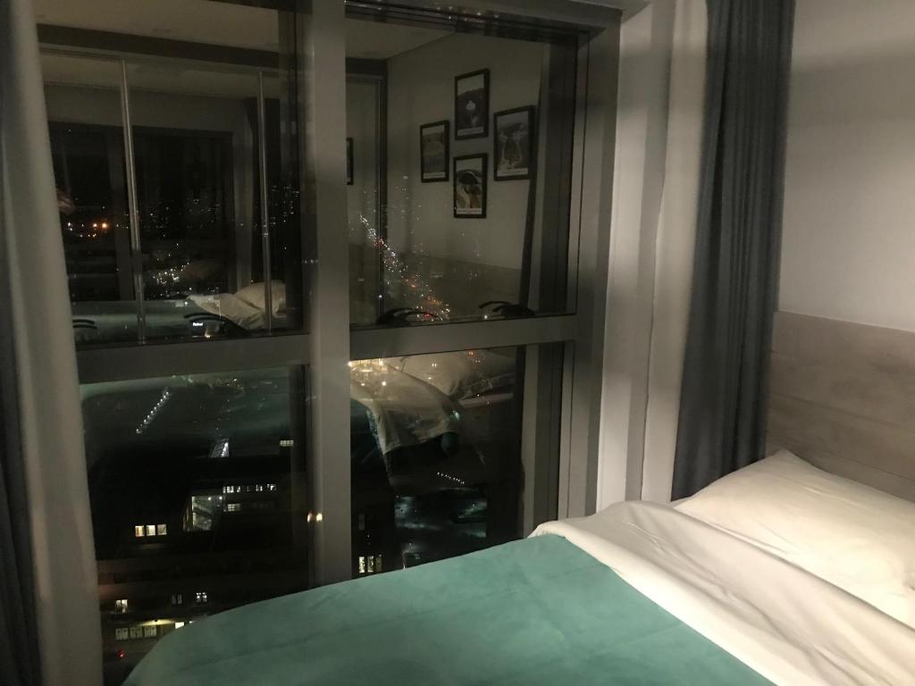  Apartamento decorado e equipado no 27º andar