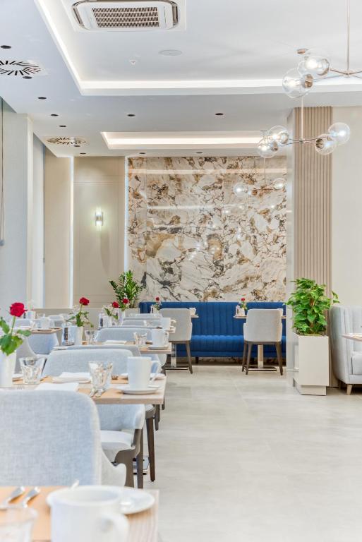 Hyatt Regency Kotor Bay Resort - 6