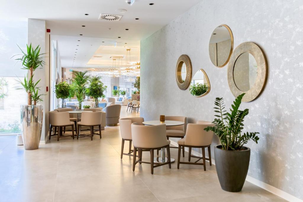 Hyatt Regency Kotor Bay Resort - 7