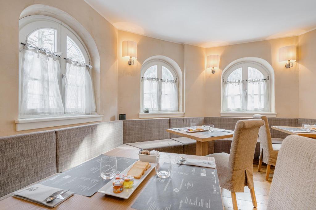 Część wypoczynkowa w obiekcie Hotel Chalet Del Brenta
