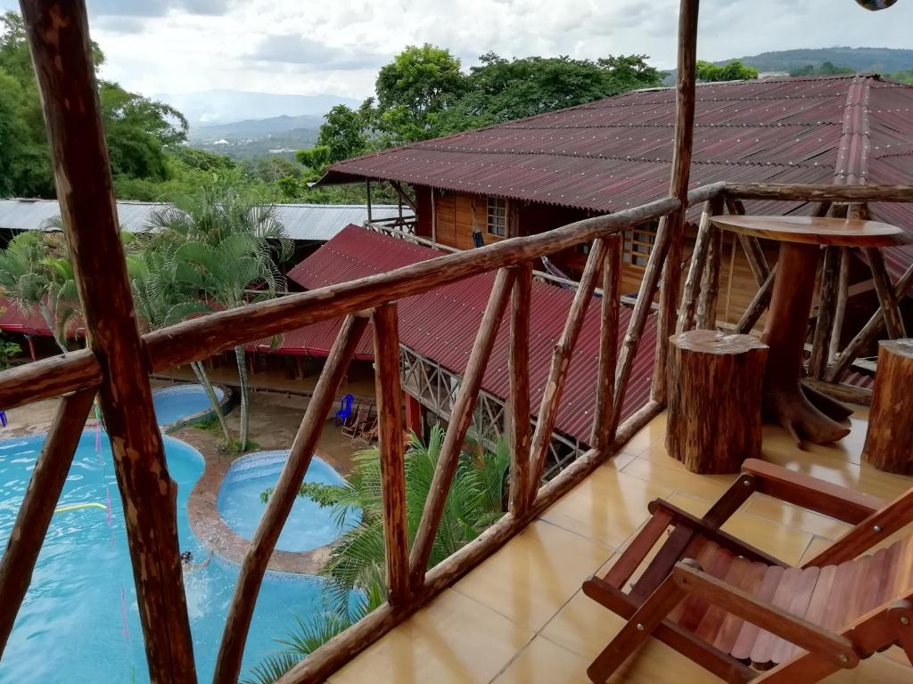 Bazén v ubytování Madera Labrada Lodge Ecologico nebo v jeho okolí