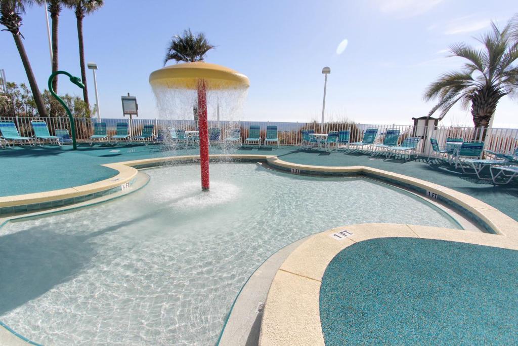 Бассейн в Boardwalk Beach Resort #806 by Book That Condo или поблизости
