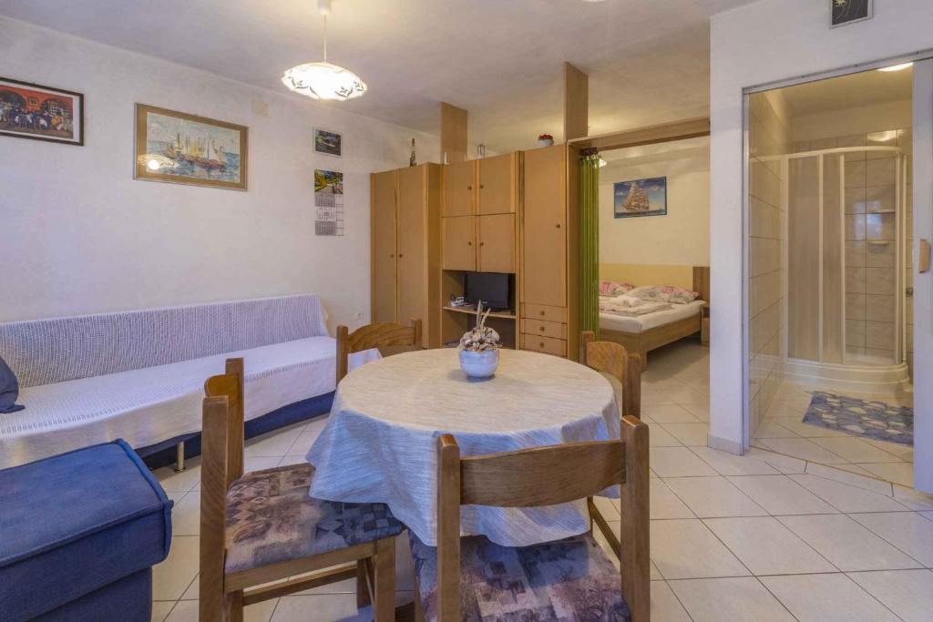Posedenie v ubytovaní Studio in Selce 39357