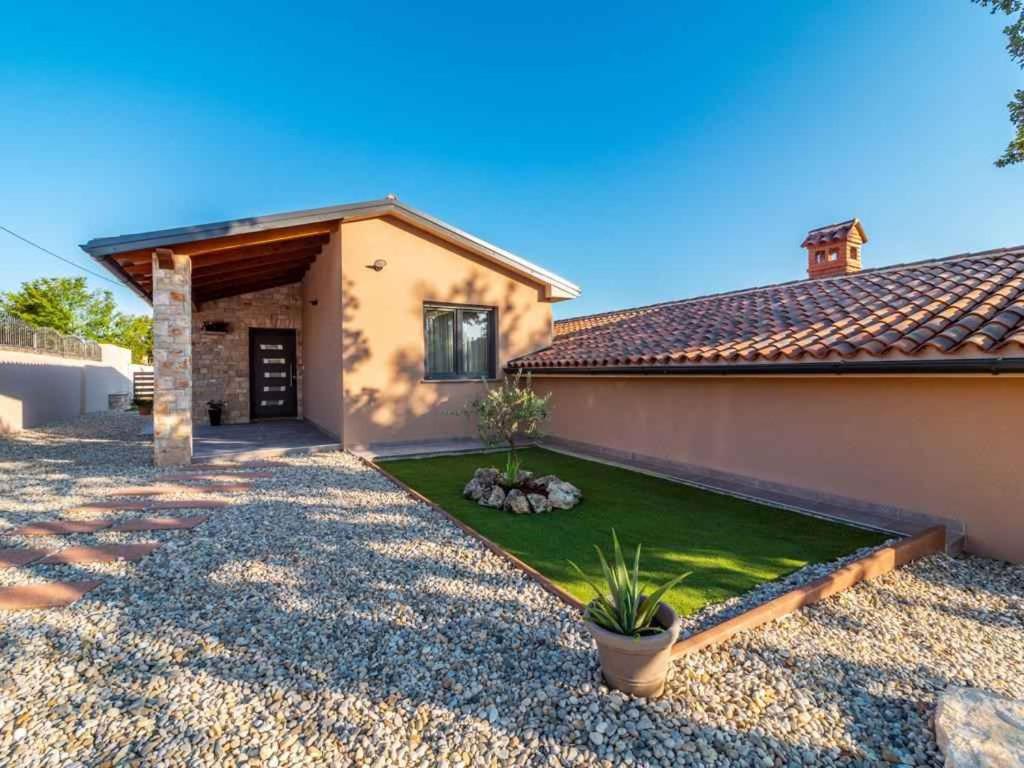 Fotografie z fotogalerie ubytování Holiday home in Marcana/Istrien 39953 v destinaci Marčana