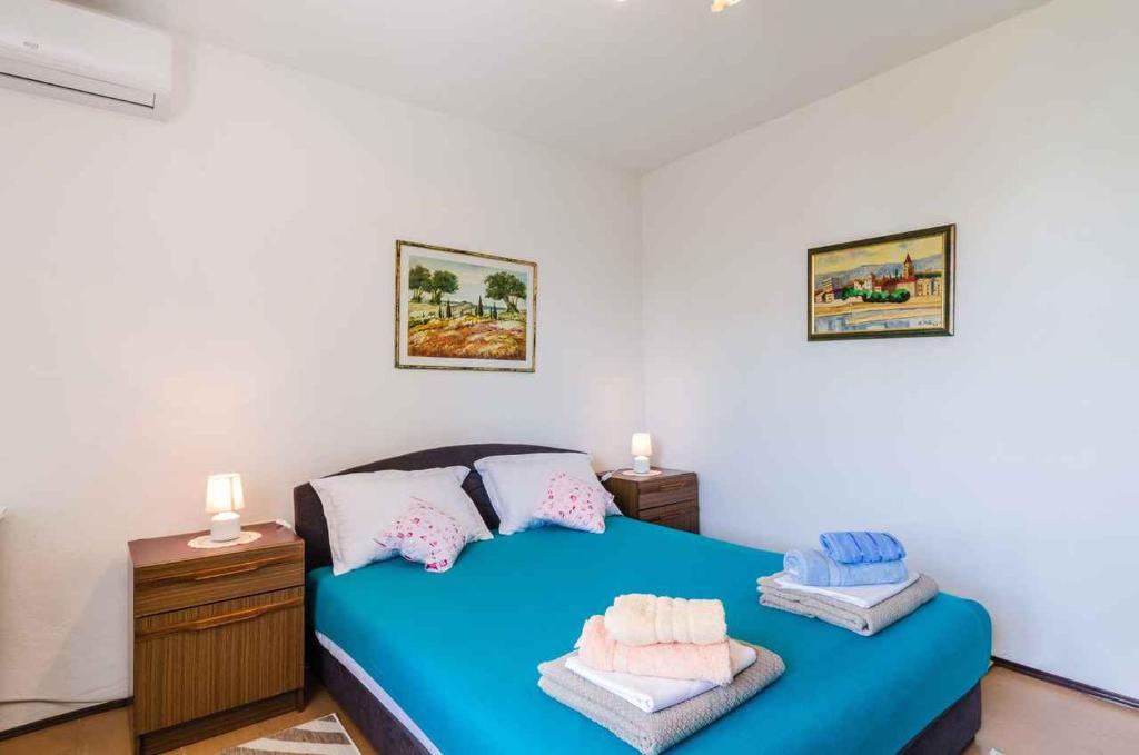 Posteľ alebo postele v izbe v ubytovaní Apartment in Selce 39200