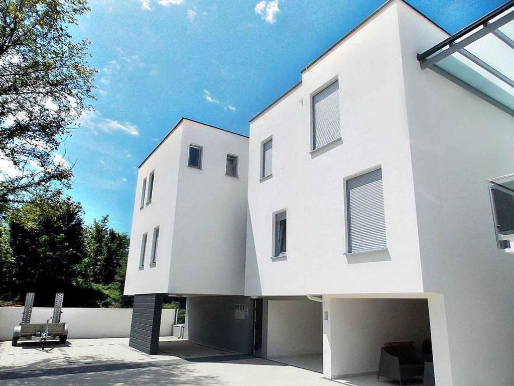 Budova, v ktorej sa apartmán nachádza