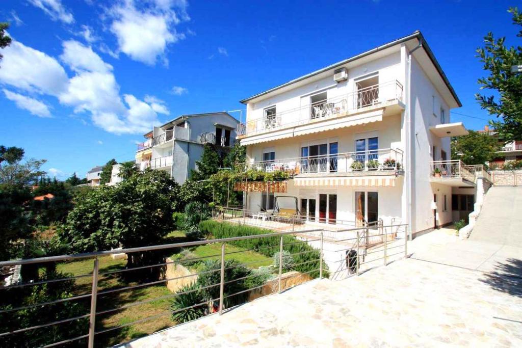 Budova, v ktorej sa apartmán nachádza