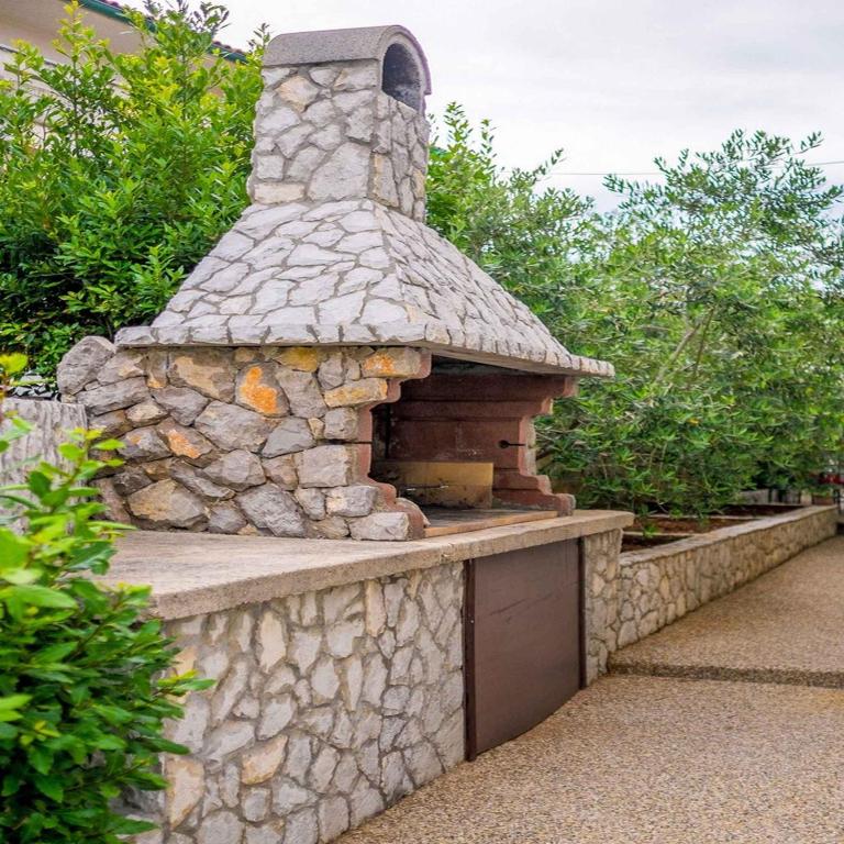Fotografia z galérie ubytovania Apartments in Vrbnik/Insel Krk 13598 vo Vrbniku