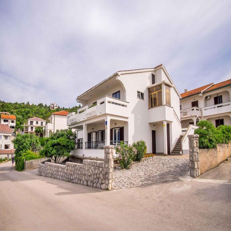 Budova, v ktorej sa apartmán nachádza