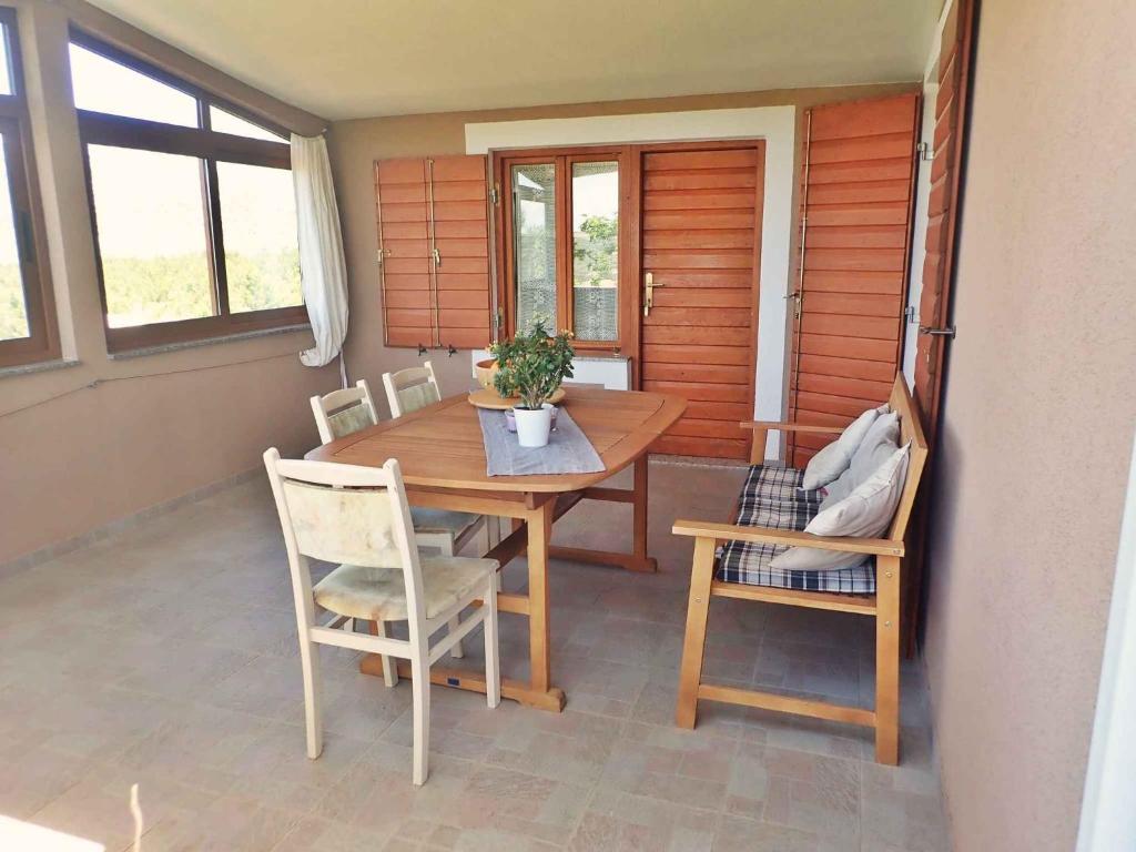 Balkón alebo terasa v ubytovaní Apartment in Rovanjska 37204