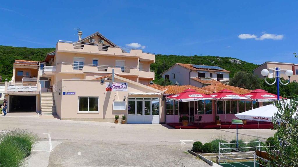 Nespecifikovaný výhled na hory nebo výhled na hory při pohledu z apartmánu