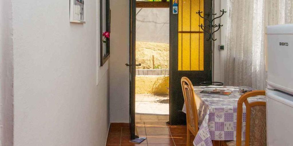 Fotografia z galérie ubytovania Apartment in Mali Losinj 36605 v Mali Lošinj