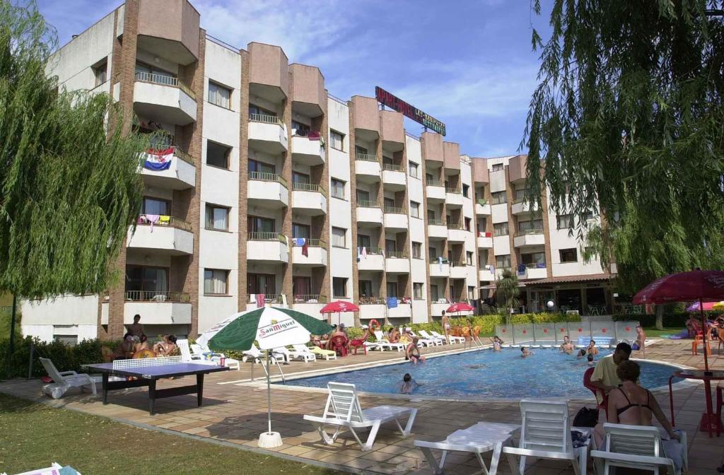 Bazén v ubytovaní Apartments Lloret de Mar/Costa Brava 3515 alebo v jeho blízkosti